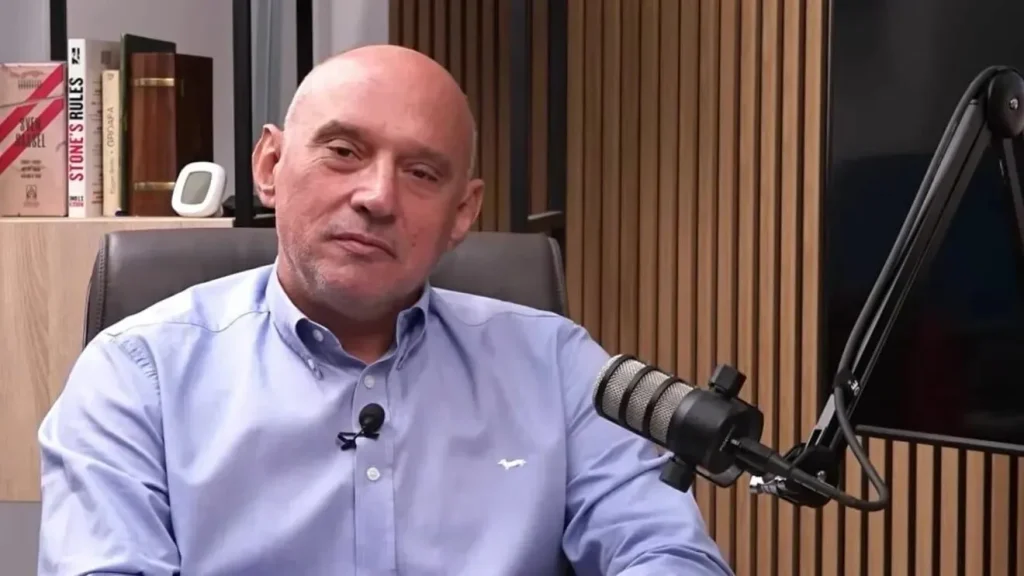 „N-am DIVORȚAT! Femeia aceea de etnie rromă vrea să-mi ‘spargă’ casa”