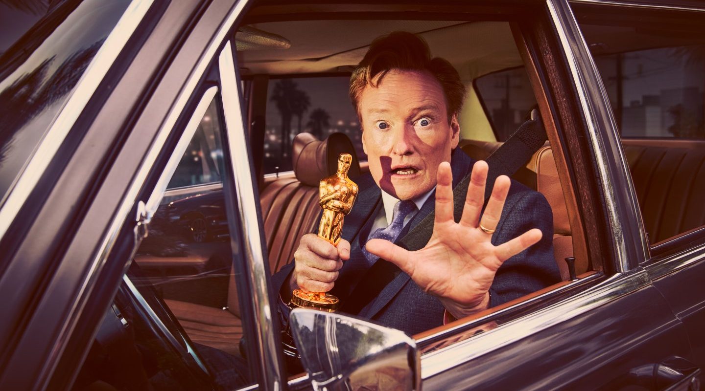 Conan O’Brien, din nou pe scena Oscarurilor: Comedianul își pregătește revenirea, cu umor și melancolie Los Angeles, California – Conan O’Brien, cunoscut pentru umorul său inteligent și auto-ironic, se pregătește să revină pe scena Oscarurilor