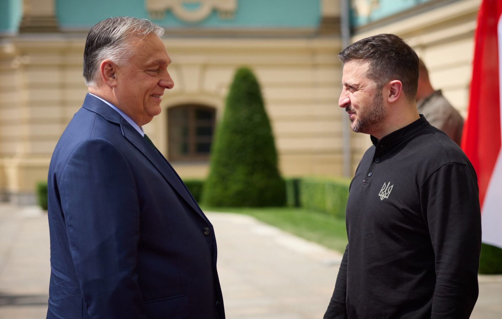 Orbán părăsește sala în timpul discursului lui Zelenski la Consiliul European Prim-ministrul Ungariei, Viktor Orbán, a părăsit sala de ședințe în timpul unei intervenții prin videoconferință a președintelui ucrainean Volodimir Zelenski, la o reuniune a Consiliului European