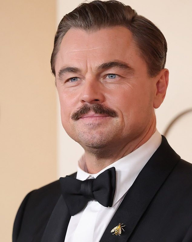DiCaprio, cu mustață de infarct: Fanii, șocați. Pascal i-a donat-o?