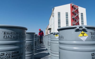 Activiști greenpeace blochează în franța o navă rusă cu uraniu pentru centrale nucleare