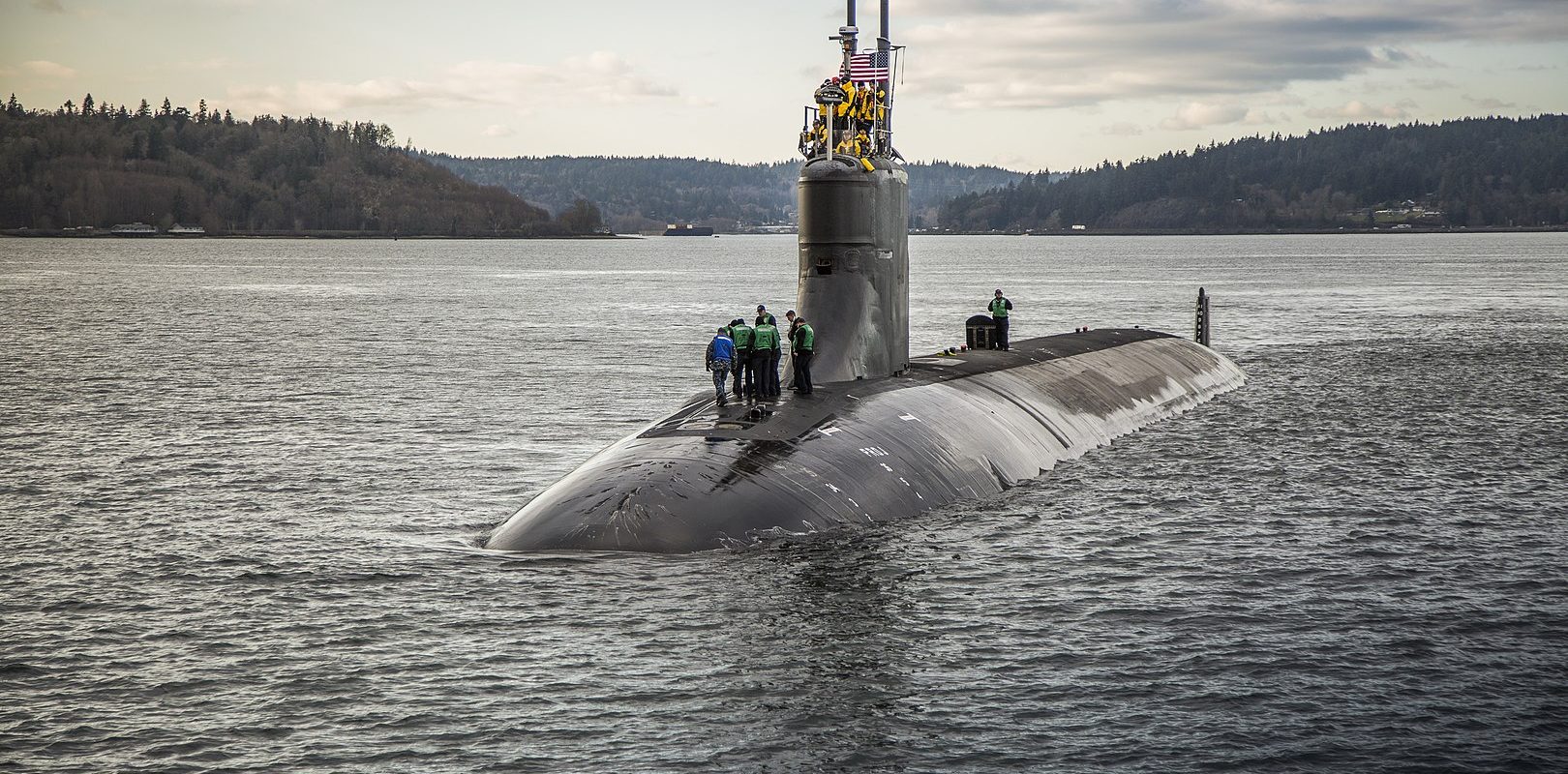 O româncă, suspectată de spionaj într-o bază navală britanică O femeie de origine română se numără printre persoanele arestate vineri, în Marea Britanie, sub suspiciunea de tentativă de spionaj