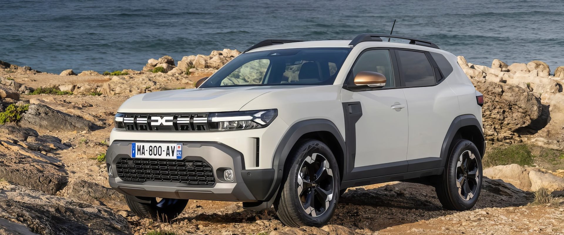 Dacia Duster Hybrid-G 4×4: SUV-ul românesc care uimește Vestul Dacia Duster, în versiunea Hybrid-G 4×4, a reușit să surprindă plăcut un jurnalist auto olandez, prin combinația neașteptată de tehnologie complexă și preț accesibil
