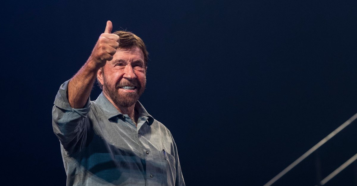 Chuck Norris împlinește 86 de ani: de la campion mondial la eroul de acțiune Astăzi, 10 martie 2026, legendarul actor de acțiune Chuck Norris sărbătorește 86 de ani