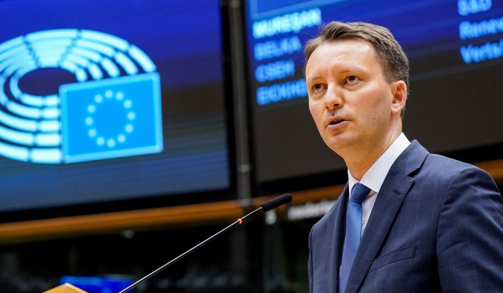 Mureșan critică PSD pentru apropierea de AUR: „a vrut să saboteze bugetul” Europarlamentarul Siegfried Mureșan a criticat dur Partidul Social Democrat (PSD), acuzând formațiunea de guvernare că a încercat să saboteze acordul de coaliție prin apropierea de Alianța pentru Unirea Românilor (AUR)