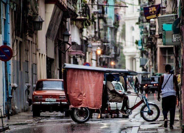 Petrol rusesc pe fondul crizei energetice din Cuba, în timp ce Trump amenință cu intervenția Sute de mii de barili de petrol rusesc sunt transportați către Cuba, pe fondul crizei energetice cu care se confruntă insula comunistă, potrivit datelor de monitorizare maritimă