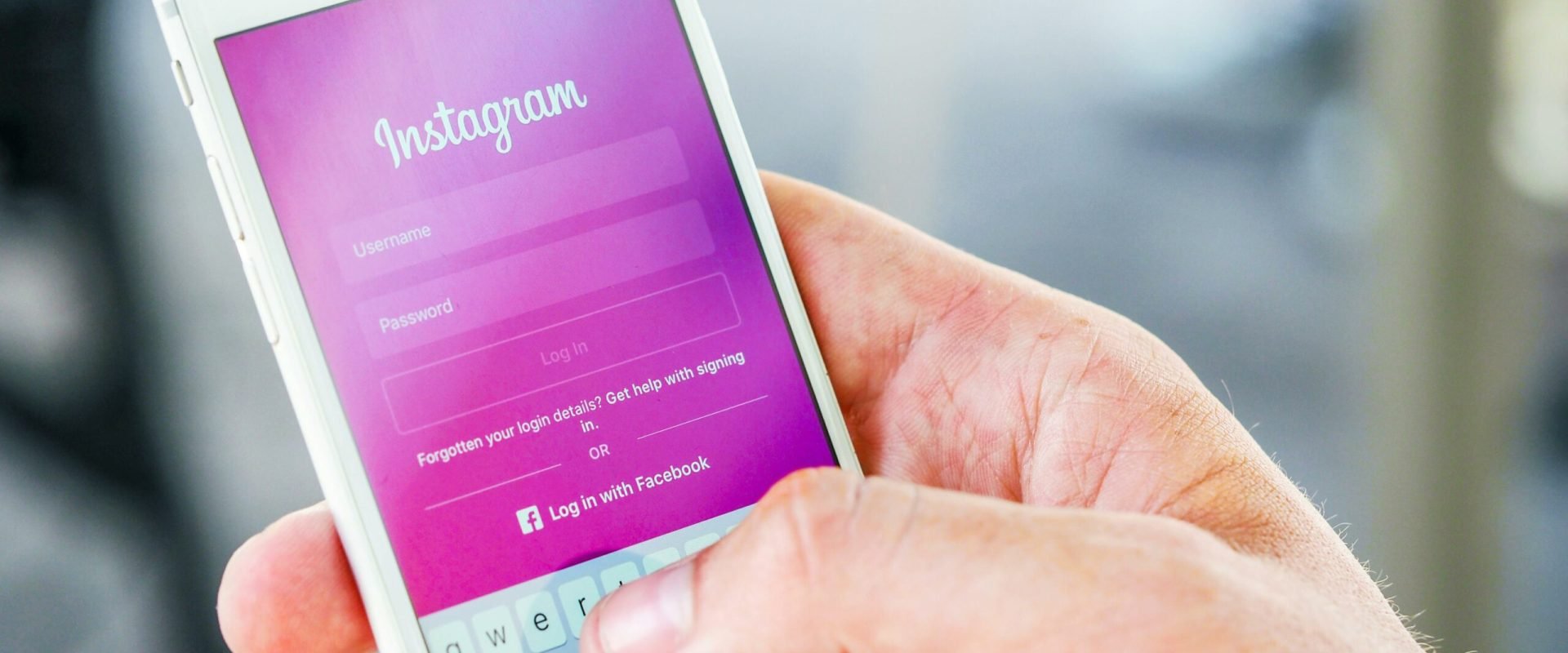 Meta: Cine stabilește ce vezi pe Facebook și instagram?