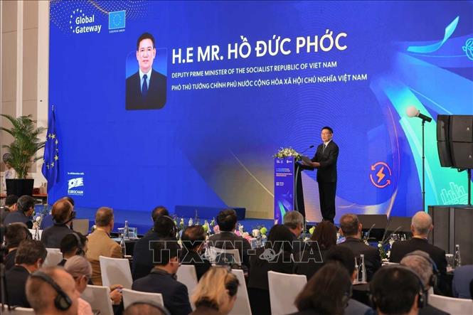 Vietnam și Uniunea Europeană: Un parteneriat strategic în ascensiune Vicepremierul Vietnamului, Ho Duc Phoc, și comisarul european pentru parteneriate internaționale, Jozef Síkela, au discutat despre consolidarea cooperării bilaterale, axându-se pe investiții, tranziția energetică și dezvoltarea durabilă