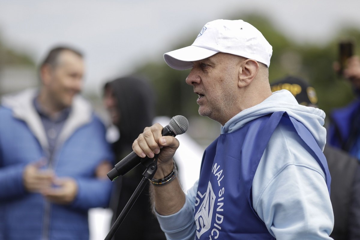 Sindicaliștii resping întâlnirea cu premierul, preferând discuțiile cu Grindeanu Blocul Național Sindical (BNS) a declanșat o controversă miercuri, refuzând o întâlnire programată cu premierul Ilie Bolojan pe tema unei ordonanțe de urgență în domeniul energiei