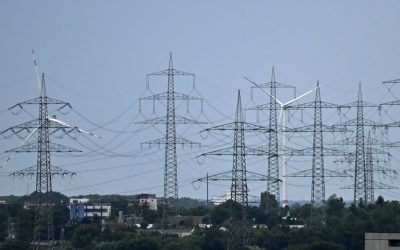 Asociația Prosumatorilor Acuză Blocaje în Sectorul Energetic, Confirmate de Premier București, vineri – Asociația Prosumatorilor și a Comunităților de Energie (APCE) a reacționat la declarațiile premierului Ilie Bolojan, acuzând blocaje deliberate în sectorul energetic românesc