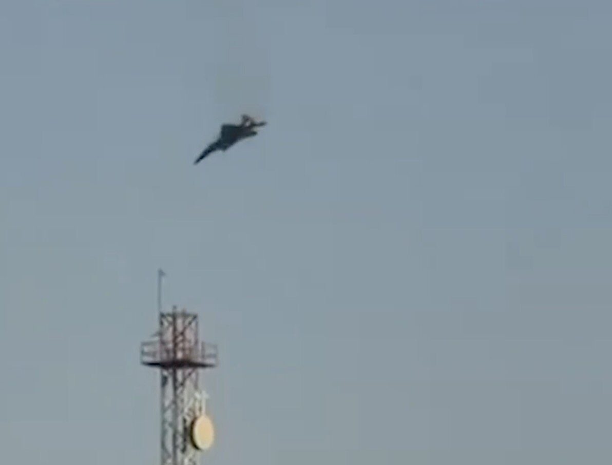 Atac cu drone la aeroportul din Kuweit: pagube și avarii la radar Aeroportul Internațional din Kuweit a fost ținta unui atac cu drone, care a provocat pagube semnificative, au anunțat sâmbătă autoritățile locale