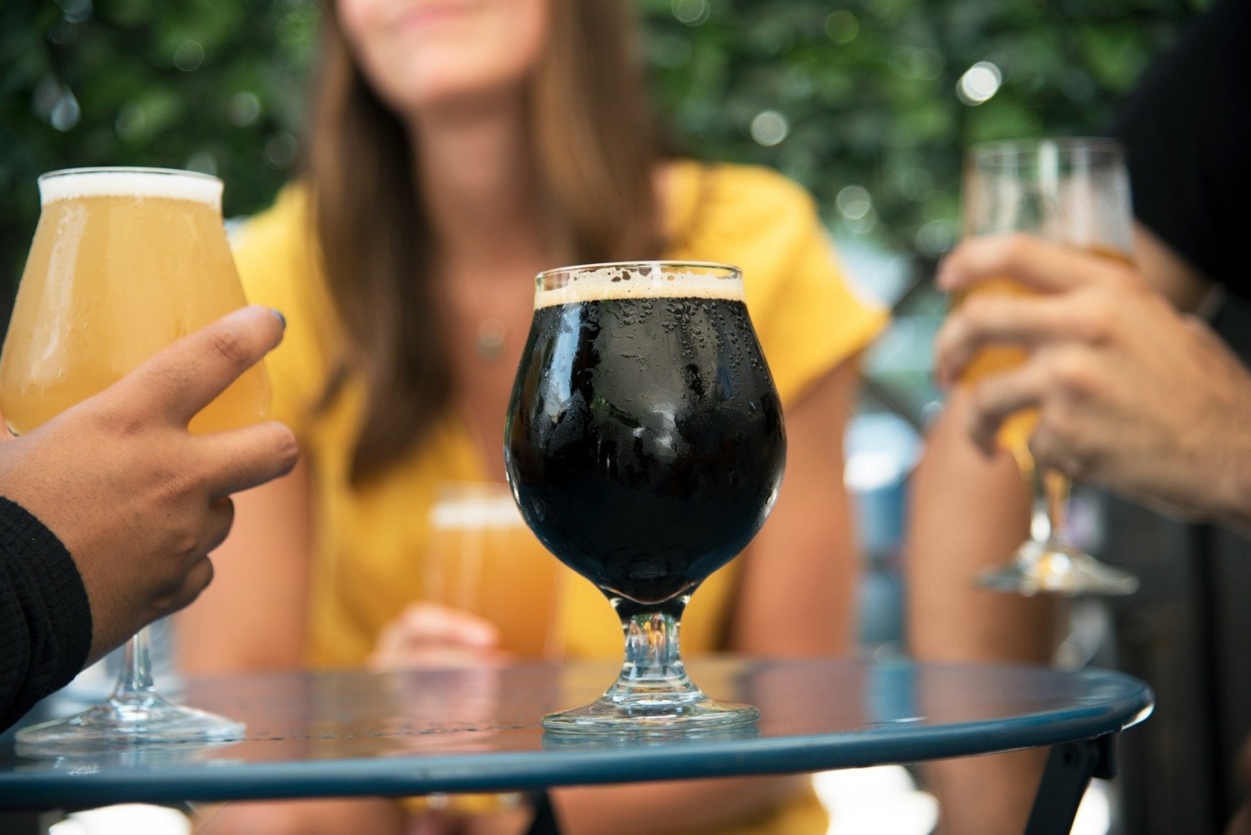 Germania revizuiește legislația privind consumul de alcool în rândul minorilor Germania se pregătește să modifice o lege din anii ’50, care permitea adolescenților cu vârste între 14 și 15 ani să consume alcool în prezența părinților