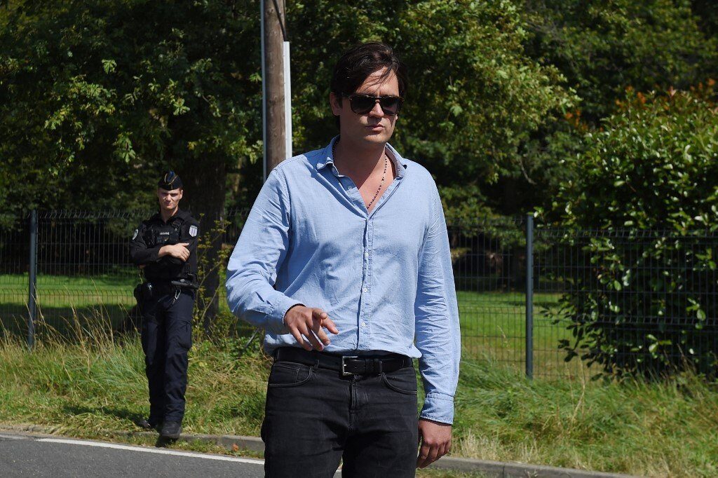 Ruptură în războiul pentru averea lui Alain Delon: fiul se retrage din procesul din Franța Alain-Fabien Delon, fiul cel mic al legendarului actor Alain Delon, a decis să se retragă din procesul pe care îl intentase în Franța privind moștenirea tatălui său