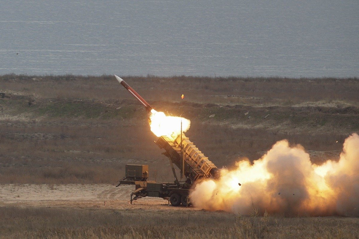 Pentagonul solicită urgentarea producției de muniții, în contextul conflictelor din Orientul Mijlociu Departamentul american al Apărării face presiuni asupra companiilor din industria militară pentru a intensifica producția de muniții