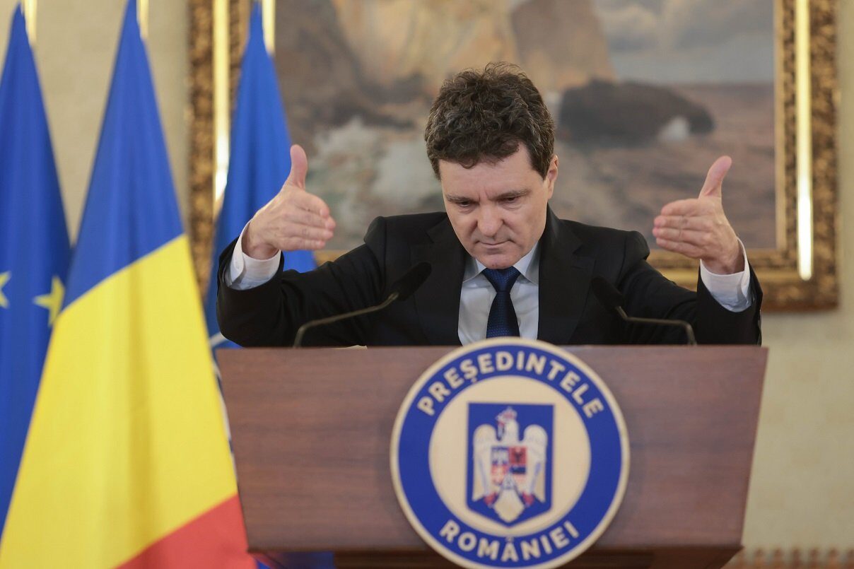 Nicușor Dan face apel la compromis pentru buget de la Bruxelles Primarul general al Capitalei, Nicușor Dan, a solicitat joi, de la Bruxelles, liderilor coaliției de guvernare să ajungă la un acord pentru a facilita aprobarea bugetului de stat