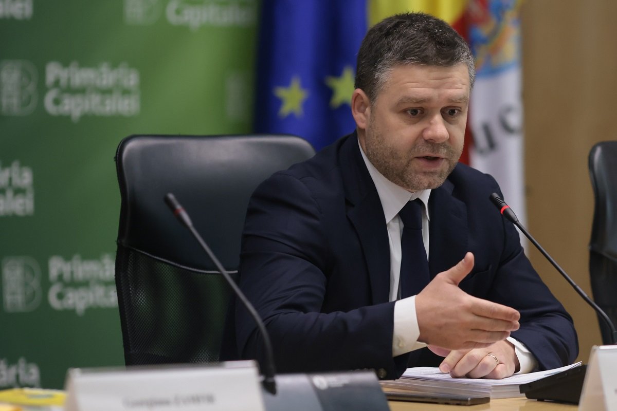 Primăria Capitalei, în pericol de insolvență dacă nu se aprobă bugetul Primarul general al Capitalei, Ciprian Ciucu, a tras un semnal de alarmă cu privire la situația financiară a Primăriei București