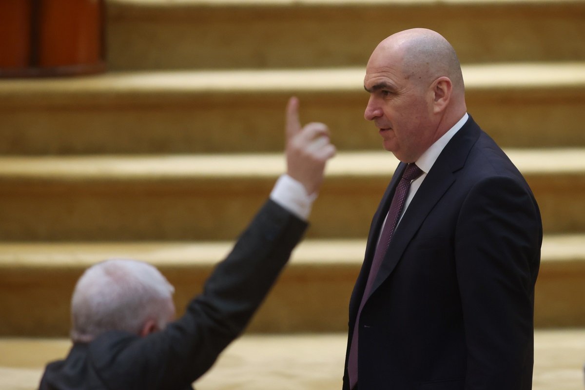 AUR conduce în preferințele electoratului, urmat de PSD și PNL, arată un sondaj CURS Alianța pentru Unirea Românilor (AUR) ar obține 33% din voturi dacă duminica viitoare ar avea loc alegeri parlamentare, potrivit unui sondaj realizat de Centrul de Sociologie Urbană și Regională – CURS