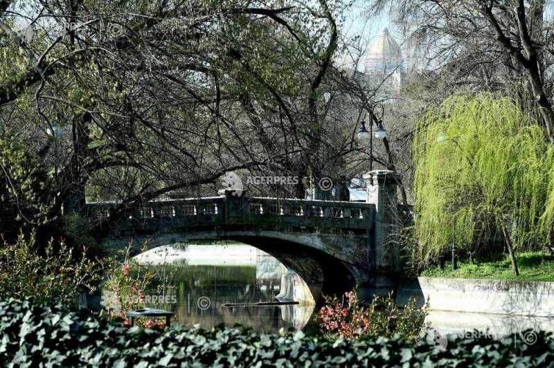 Vremea bună își face de cap în București, dar ceața își arată colții Bucureștenii se pot bucura de vreme frumoasă în acest weekend, cu temperaturi peste cele specifice perioadei și cer mai mult senin