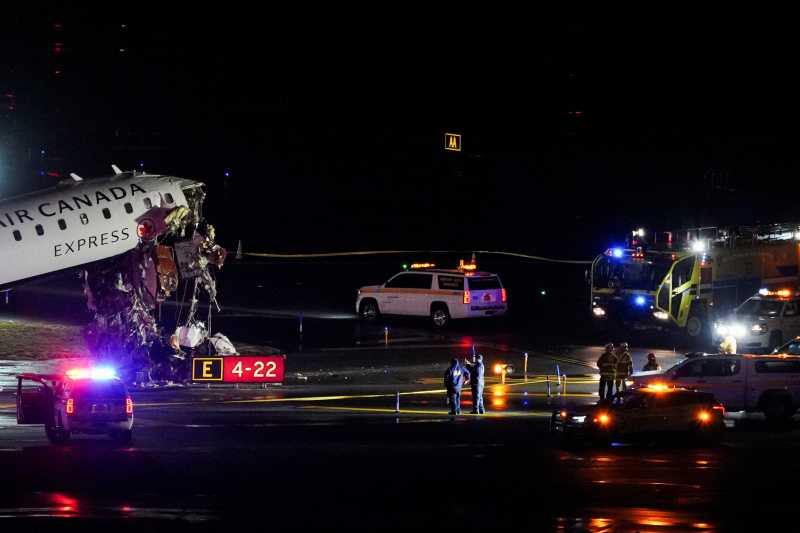 Accident aviatic pe aeroportul LaGuardia din New York: Avion Air Canada, implicat într-o coliziune cu un vehicul Un incident grav a avut loc luni pe pista aeroportului LaGuardia din New York, implicând un avion al companiei Air Canada și un vehicul de pe aeroport