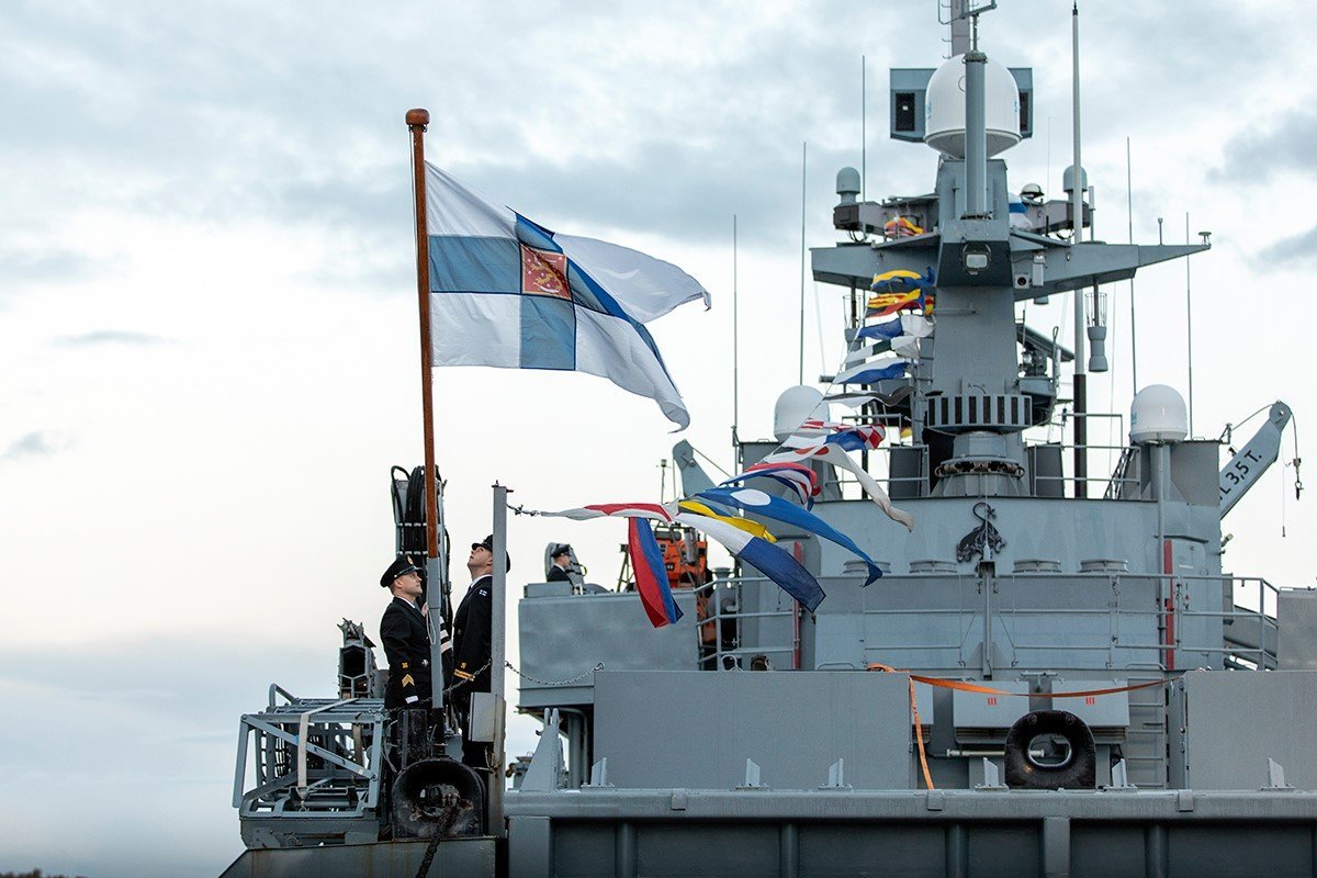 Finlanda va găzdui o unitate NATO de comandă și control Ministerul Apărării din Finlanda a anunțat luni înființarea unei unități NATO de comandă și control în orașul Riihimäki, situat la aproximativ 70 de kilometri nord de Helsinki