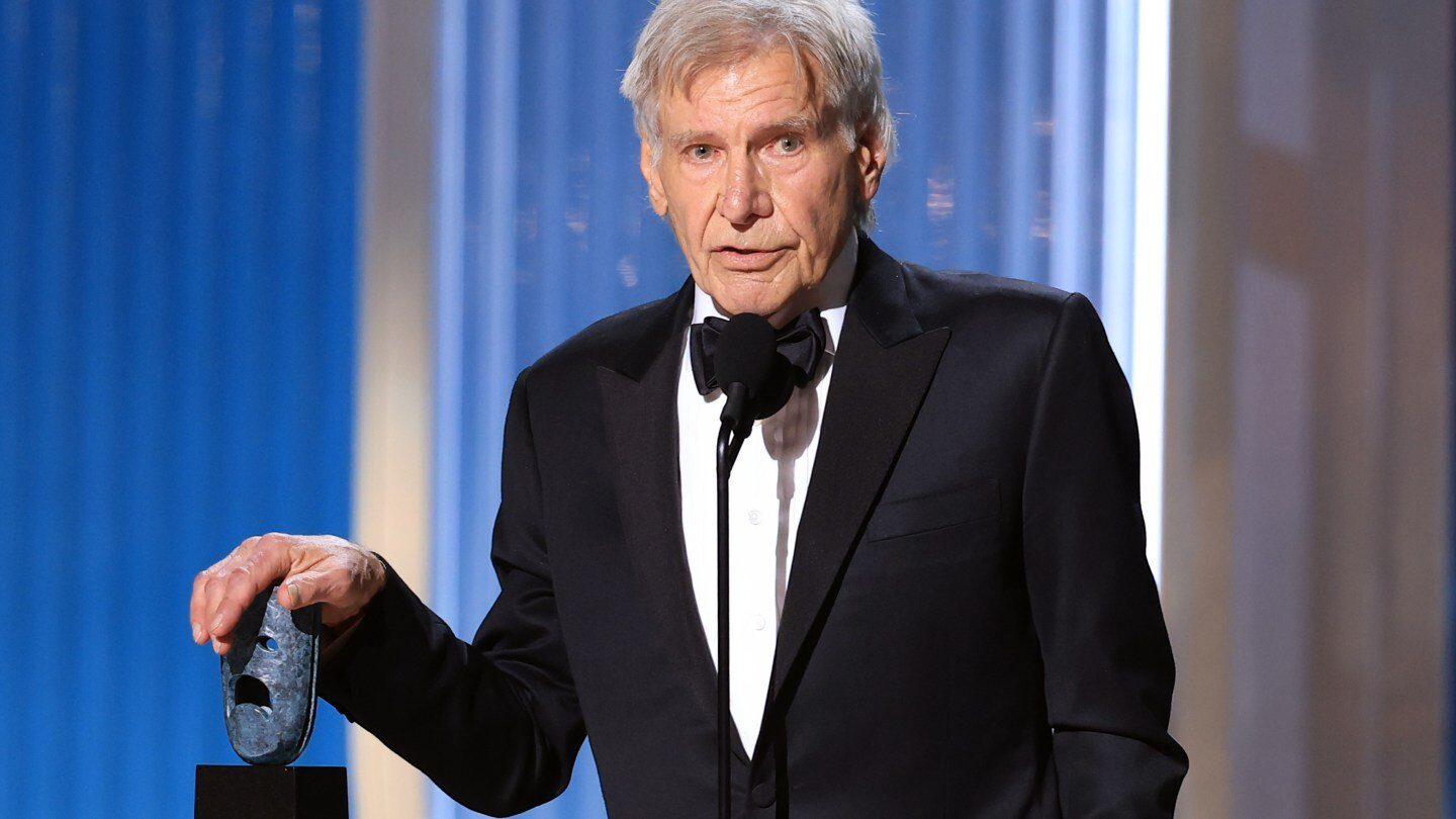 Harrison Ford, recompensat cu un premiu pentru întreaga carieră la Actor Awards 2026 Celebrul actor Harrison Ford a fost onorat cu premiul pentru întreaga carieră la gala Actor Awards 2026