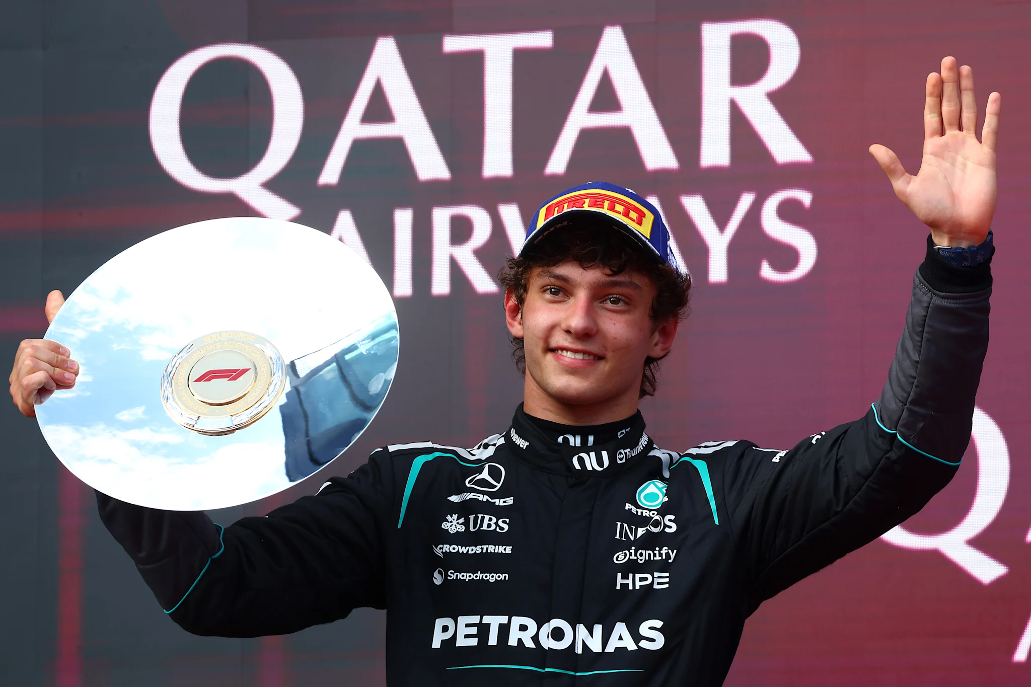 Start excelent pentru Mercedes la Melbourne: Kimi Antonelli, pe locul doi, după un weekend cu peripeții Melbourne, Australia – Kimi Antonelli a oferit un spectacol de zile mari la Marele Premiu al Australiei, reușind să obțină locul doi, într-o cursă dominată de George Russell