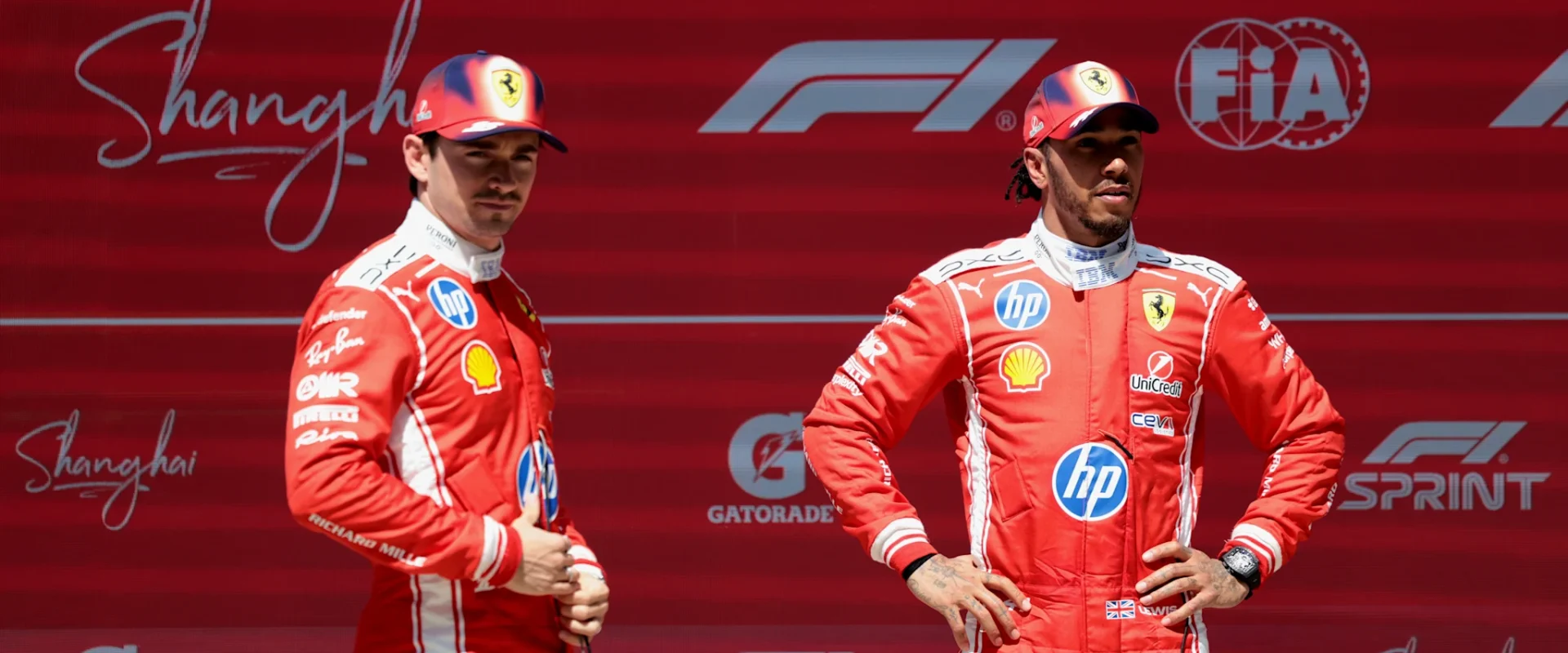 Ferrari strălucește în Sprintul din China: Leclerc și Hamilton pe podium Shanghai, China – Scuderia Ferrari a avut un weekend promițător în cadrul Sprintului de la Marele Premiu al Chinei, piloții Charles Leclerc și Lewis Hamilton reușind să ocupe locurile doi și, respectiv, trei