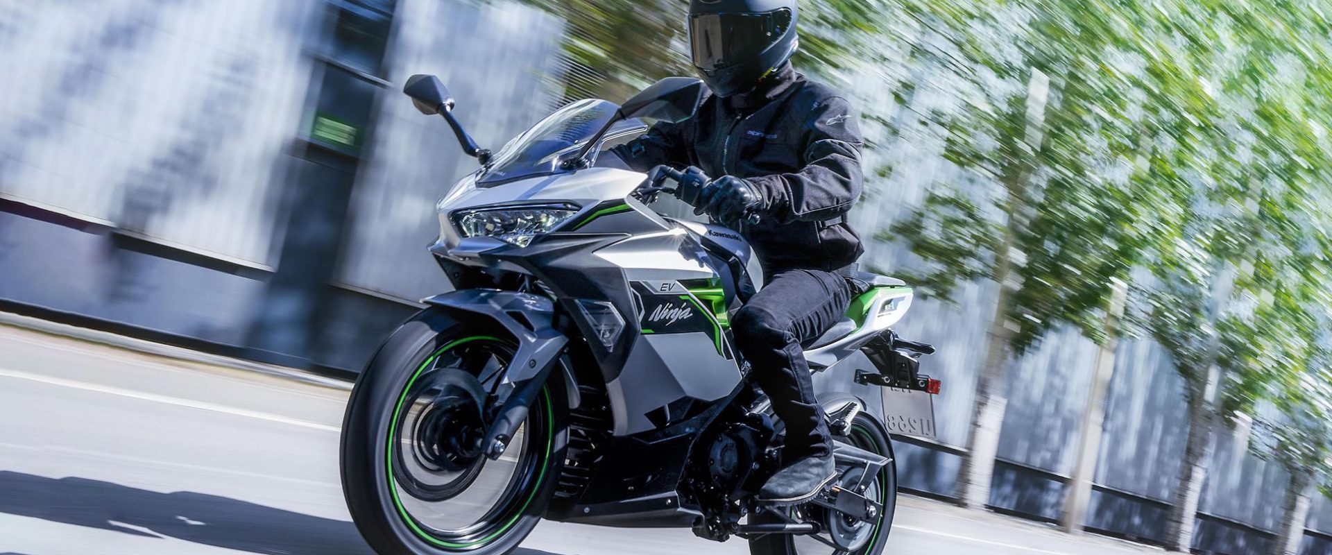 Kawasaki inovează în domeniul motocicletelor electrice prin soluții modulare Kawasaki ar putea revoluționa piața motocicletelor electrice cu un nou brevet care vizează o abordare modulară a designului