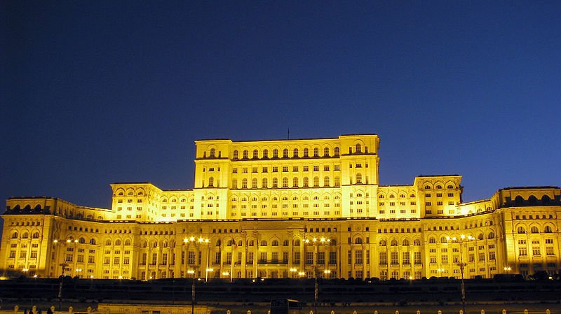 Palatul Parlamentului, iluminat în galben pentru conștientizarea endometriozei Fațada principală a Palatului Parlamentului va fi iluminată în culoarea galbenă marți, 31 martie, între orele 20:00 și 24:00
