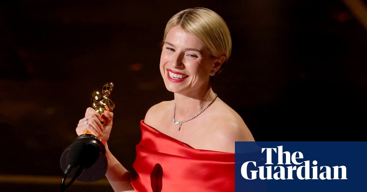Jessie Buckley face istorie la Oscar: Prima actriță irlandeză premiată pentru „Hamnet”