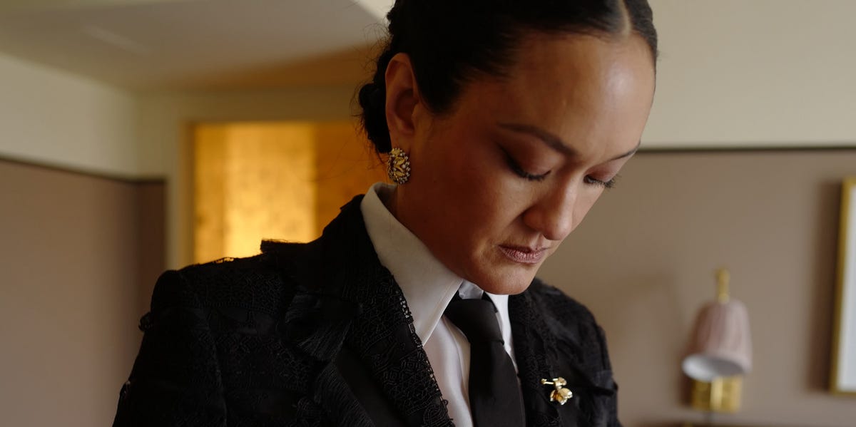 O seară de gală pentru o femeie pionier în cinematografie: Autumn Durald Arkapaw, strălucire pe covorul roșu Los Angeles, SUA – Autumn Durald Arkapaw, prima femeie de culoare nominalizată la Premiile Oscar pentru cea mai bună imagine, a captivat covorul roșu cu o apariție memorabilă