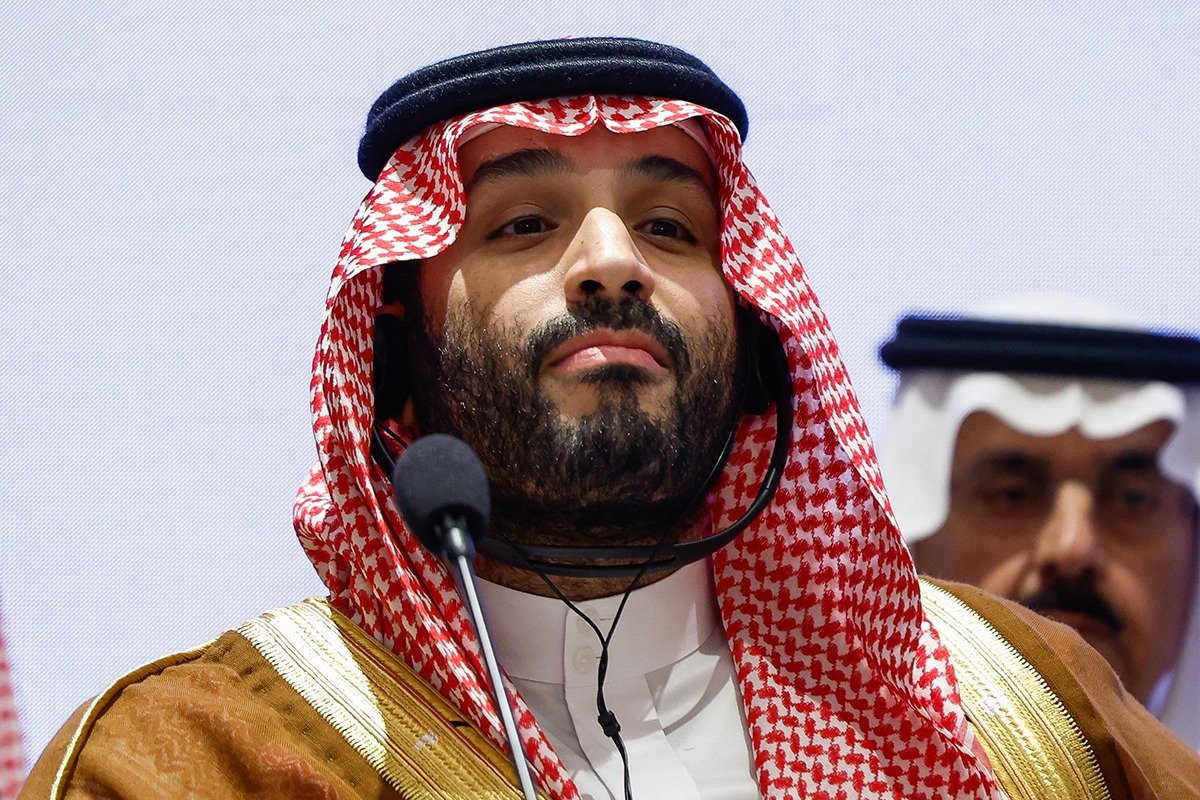Tensiuni crescute în Orientul Mijlociu: Arabia Saudită amenință Iranul cu acțiuni militare Riyadul avertizează Teheranul că „răbdarea sa se apropie de sfârșit”, după ce opt rachete balistice au vizat capitala saudită, conform unor surse internaționale