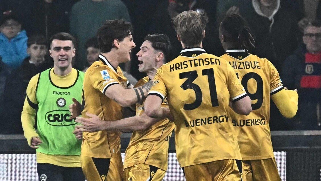 Udinese învinge Genoa în deplasare: Scor final 2-0 Genoa a suferit o înfrângere pe teren propriu în fața echipei Udinese, scorul final al meciului din etapa a 30-a din Serie A fiind de 2-0