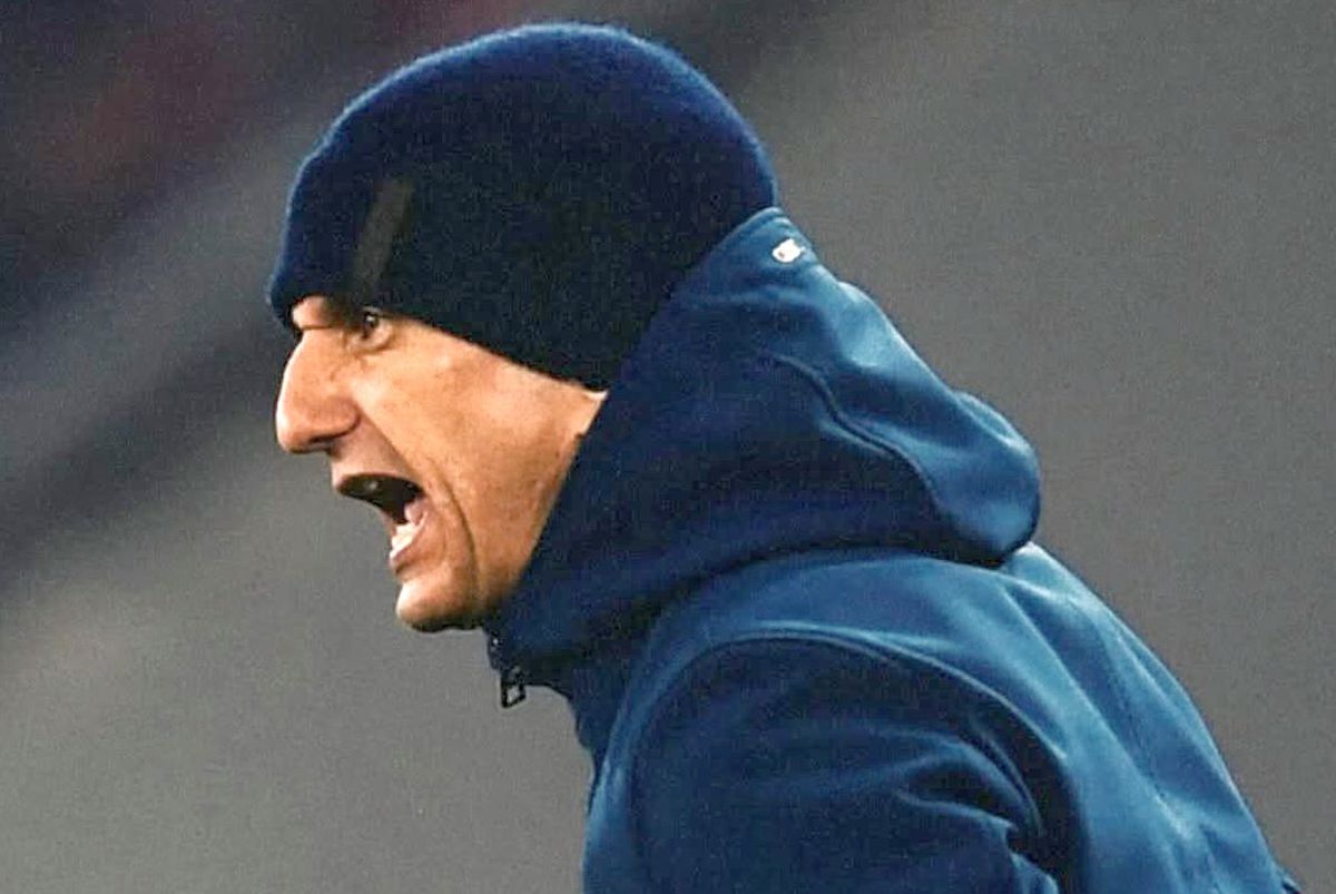 PAOK, condusă de Răzvan Lucescu, pierde surprinzător cu Volos și se îndepărtează de titlu PAOK Salonic, echipa antrenată de Răzvan Lucescu, a suferit o înfrângere neașteptată în deplasarea de la Volos, scor 2-1, într-un meci contând pentru campionatul Greciei