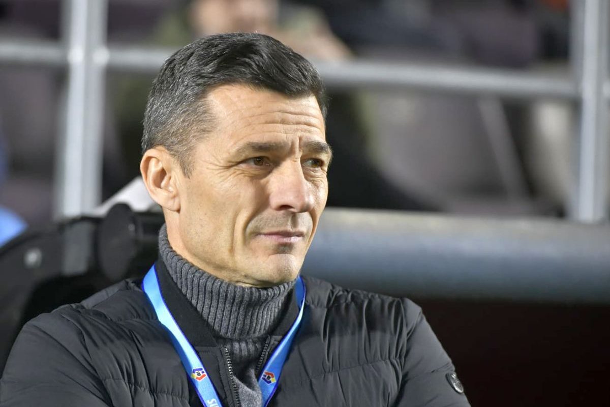 Durere și provocări pentru Rapid: Gâlcă absent la conferința de presă, dar prezent la Cluj Costel Gâlcă, antrenorul principal al Rapidului, nu a fost prezent la conferința de presă premergătoare meciului din deplasare cu CFR Cluj