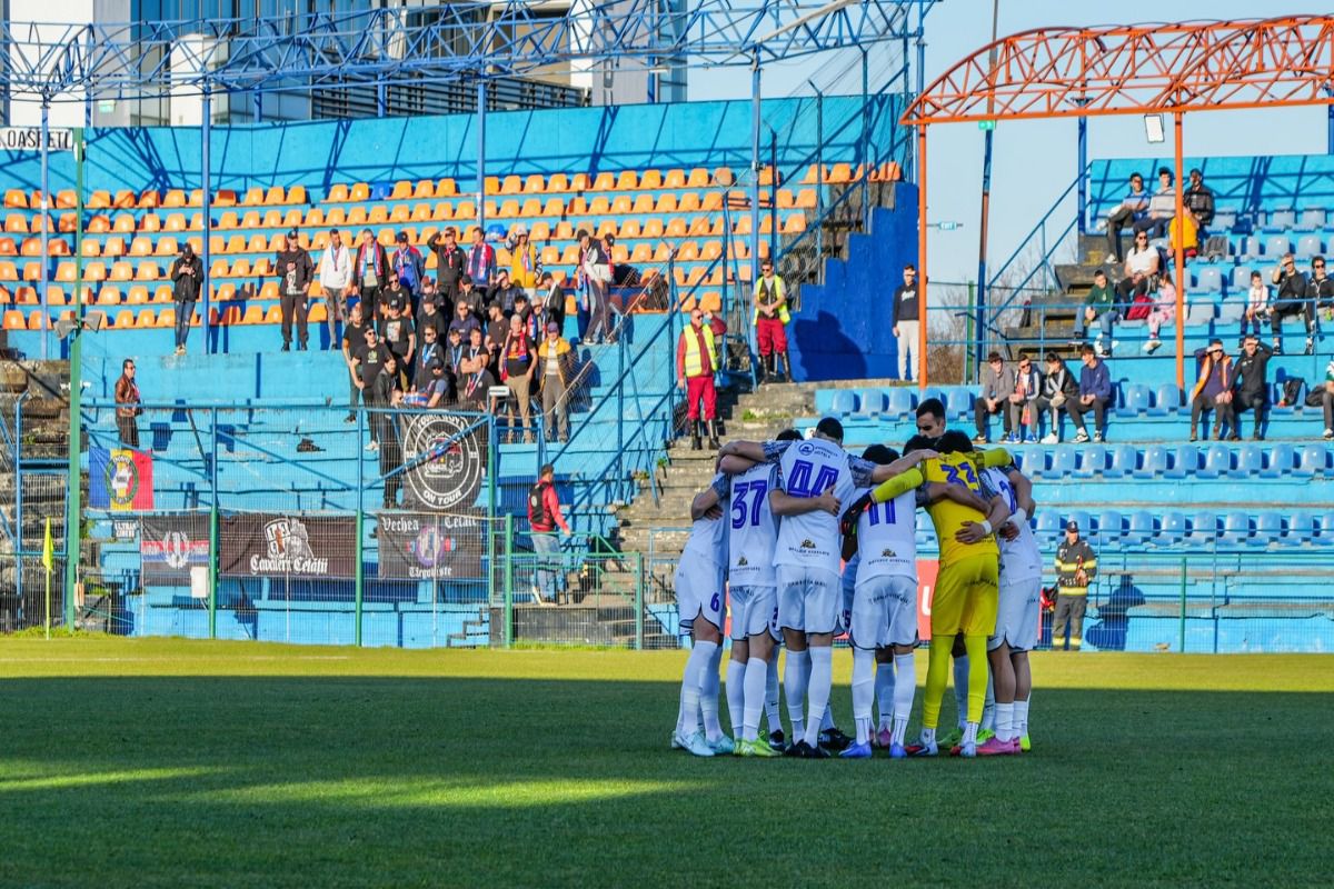 Chindia Târgoviște vizează barajul de promovare după calificarea în play-off Târgoviștenii au sărbătorit calificarea în play-off-ul Ligii a 2-a cu o victorie categorică pe terenul celor de la ASA Târgu Mureș, scor 2-0