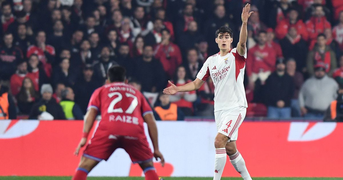 Benfica, victorie cu scandal: Golul a fost al lui silva sau pavlidis? (video)