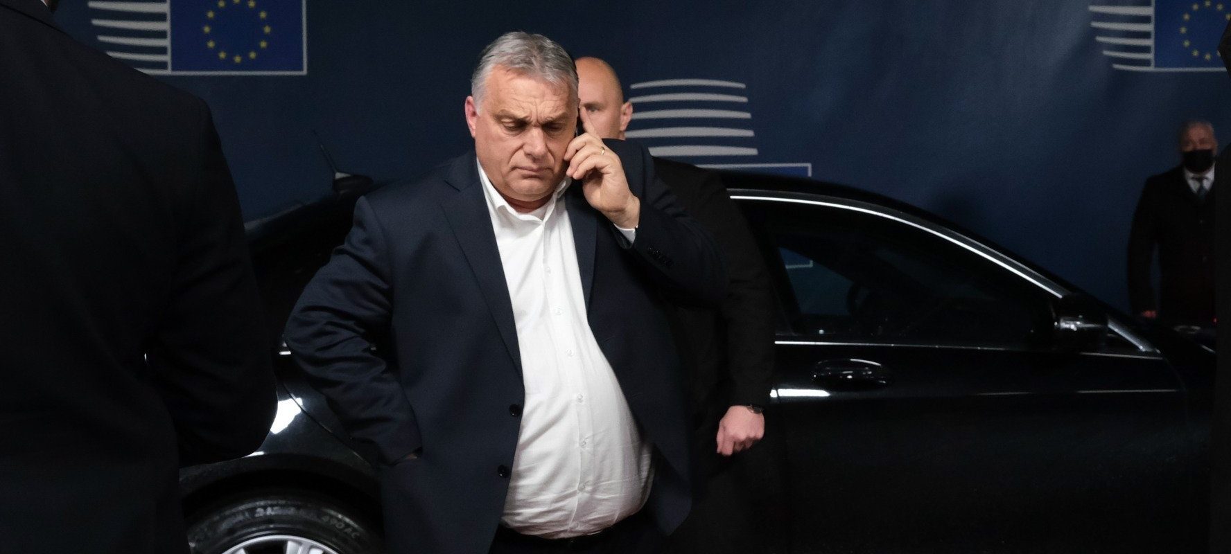 Orbán, nevoit să circule într-un vehicul blindat din cauza amenințărilor din Ucraina Premierul Ungariei, Viktor Orbán, a fost nevoit să înlocuiască microbuzul cu care se deplasa cu un vehicul blindat, invocând motive de securitate