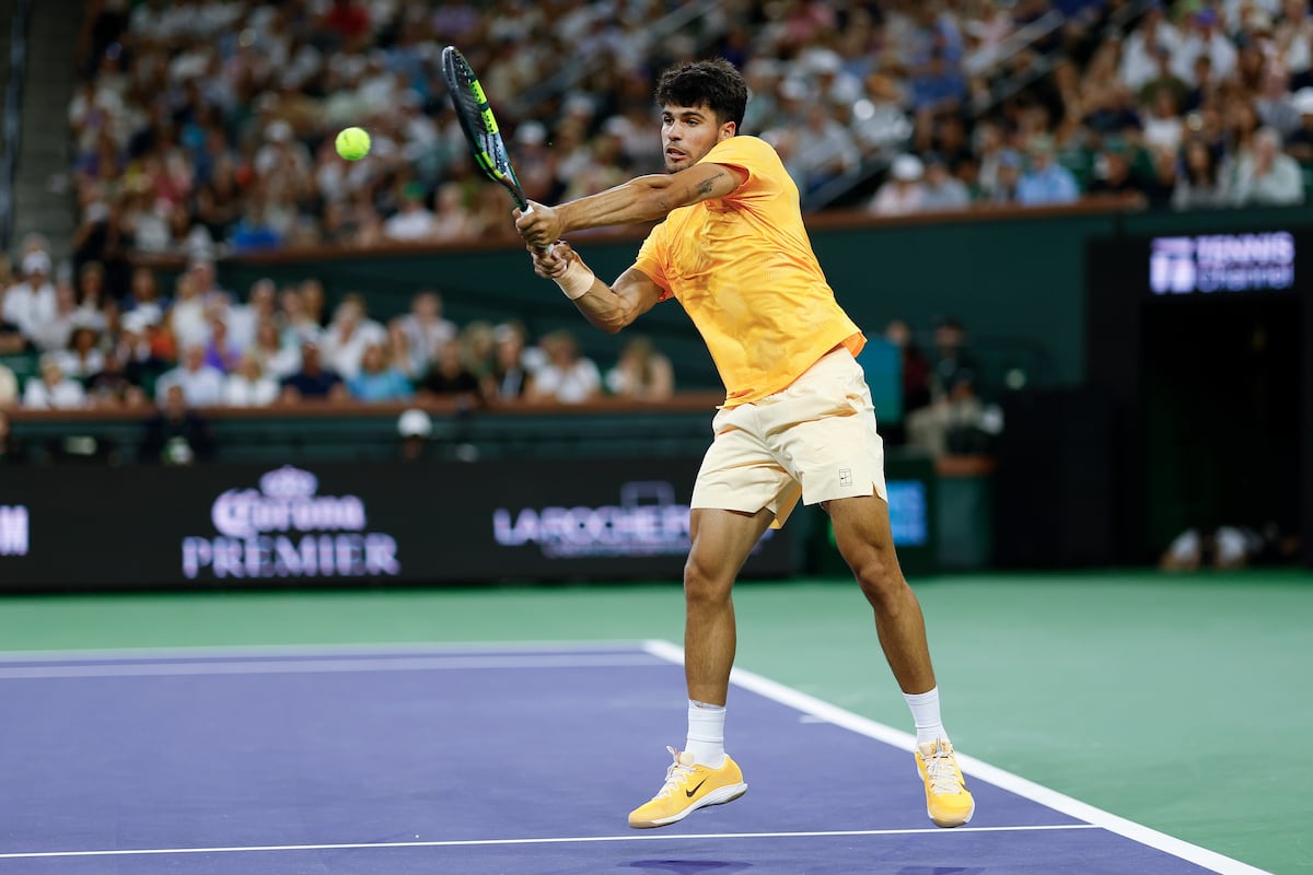 Carlos Alcaraz, în semifinale la Indian Wells după o victorie categorică Carlos Alcaraz, tânărul star al tenisului mondial, a obținut o victorie convingătoare în sferturile de finală ale turneului de la Indian Wells, asigurându-și un loc în semifinale