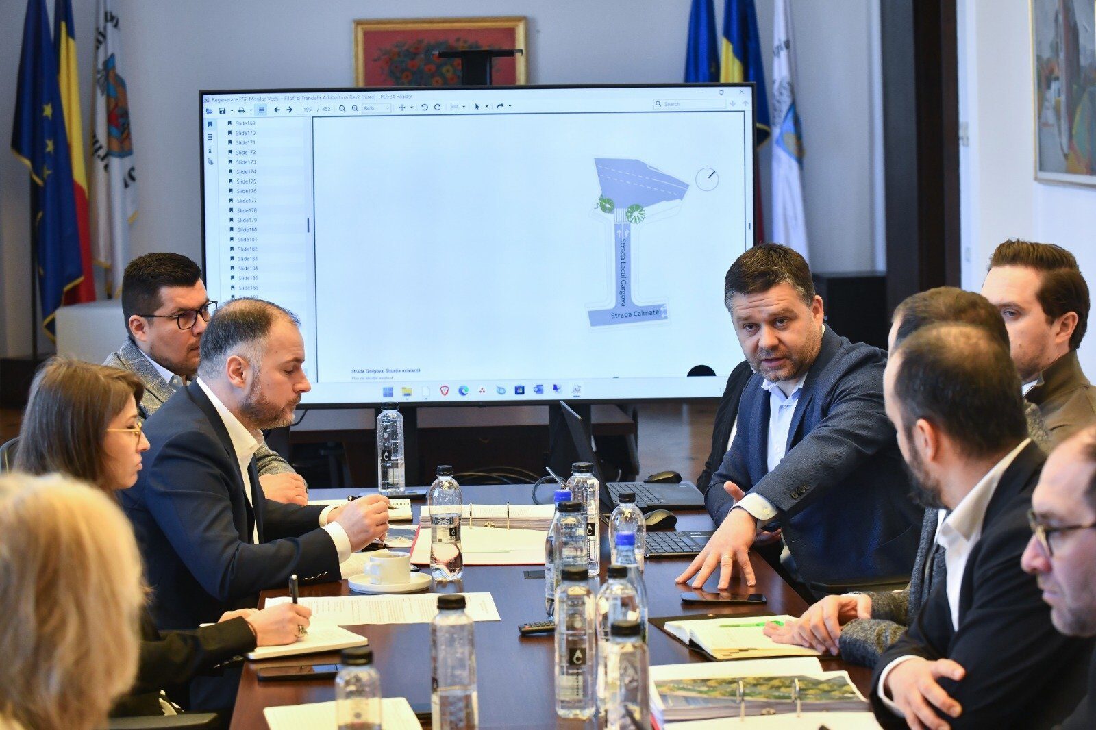 Proiecte majore în Sectorul 2: Ciucu și Hopincă discută despre reconfigurări urbane și infrastructură Primarul general al Capitalei, Ciprian Ciucu, și primarul Sectorului 2, Rareș Hopincă, au discutat despre proiectele prioritare pentru sector