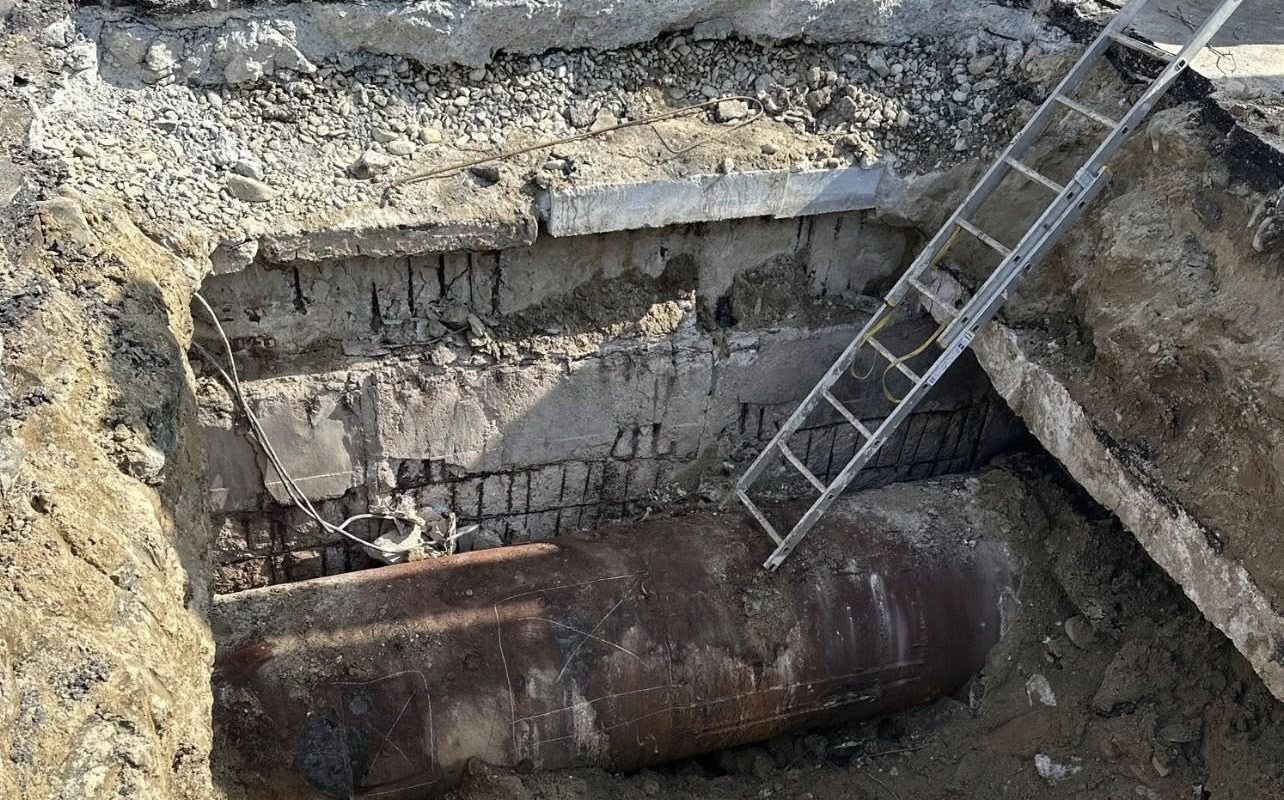 Șoseaua Mihai Bravu, afectată de o surpare majoră O porțiune din carosabilul Șoselei Mihai Bravu, în zona numărului 307, s-a surpat, afectând aproximativ zece plăci de beton fiecare cu o lungime de 4,5 metri