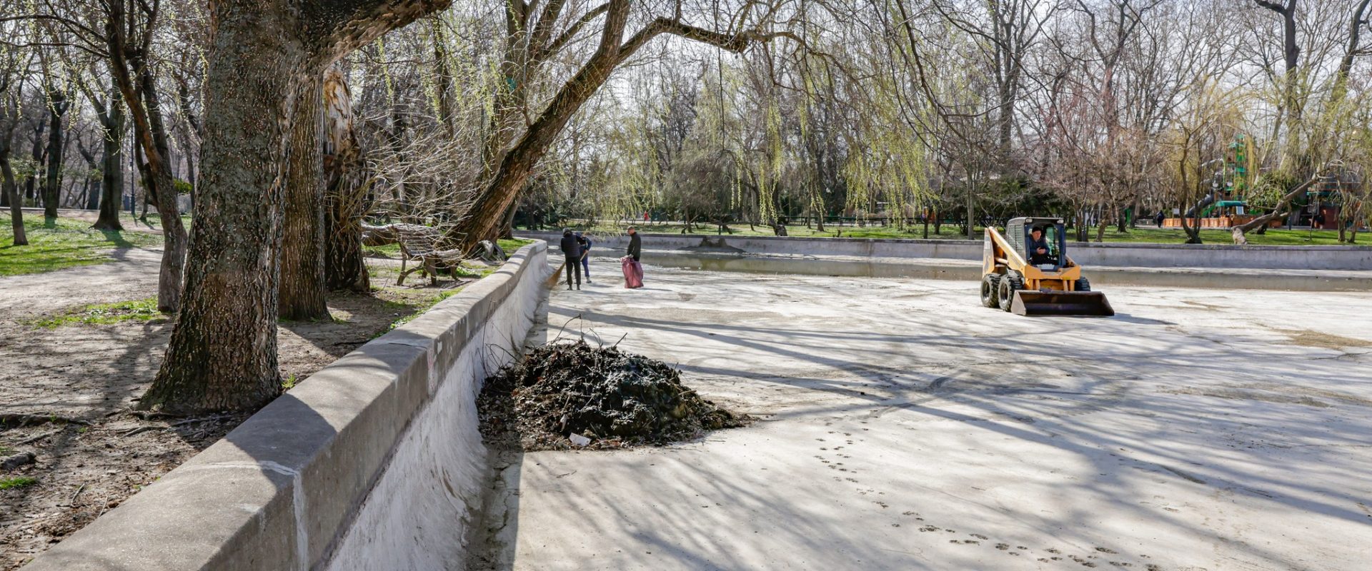 Lucrări ample de reabilitare în Parcul Cișmigiu și pe Bulevardul Pompeiu Administrația Lacuri, Parcuri și Agrement București (ALPAB) a demarat lucrări de amenajare pe Lacul Cișmigiu, cu procesul de umplere cu apă a cuvei lacului