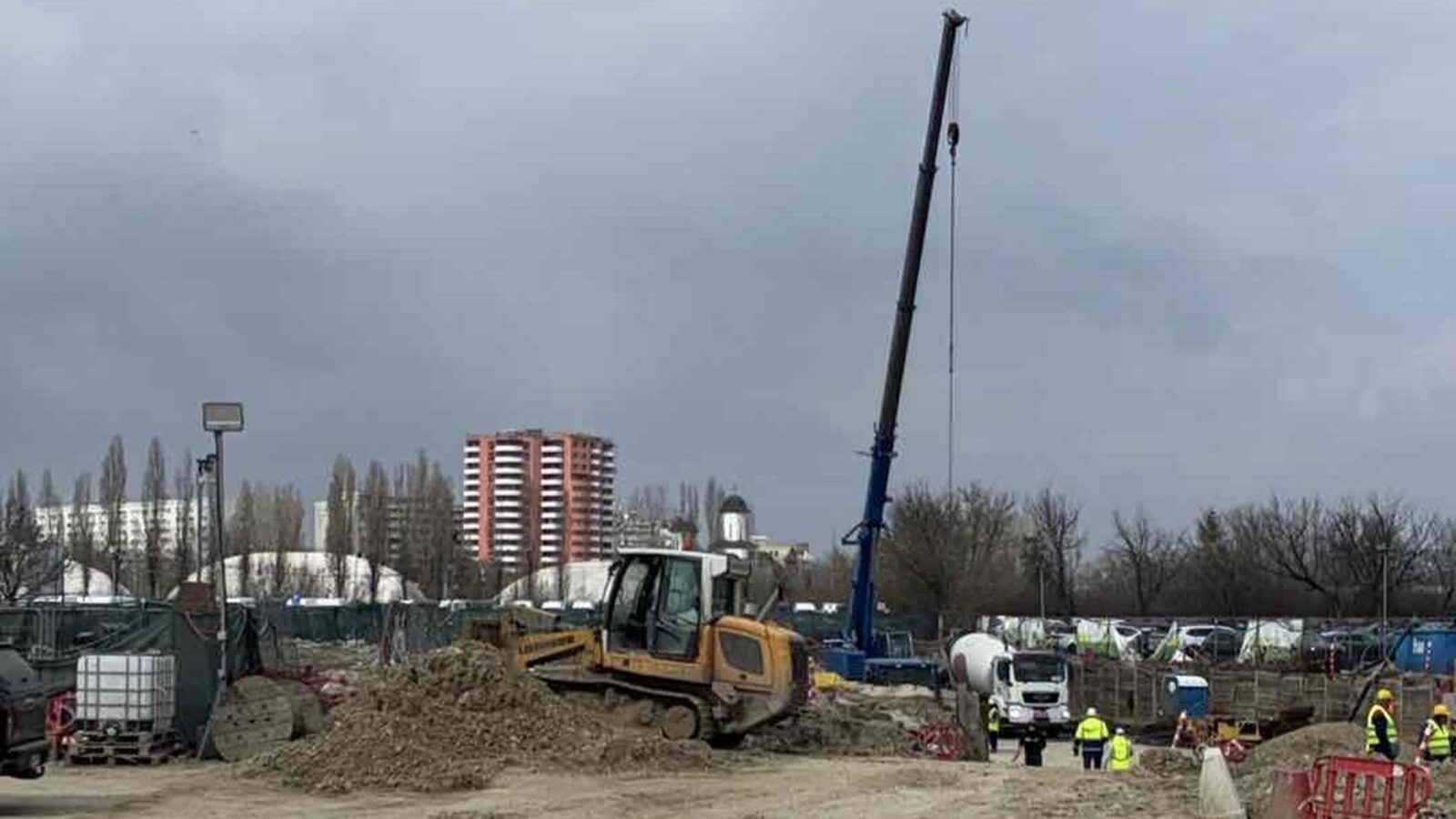 Poluarea din București: Garda de Mediu acuză materialul antiderapant Bucureștiul se confruntă cu un nivel ridicat de poluare, iar Garda de Mediu a identificat cauza principală: materialul antiderapant folosit în timpul iernii