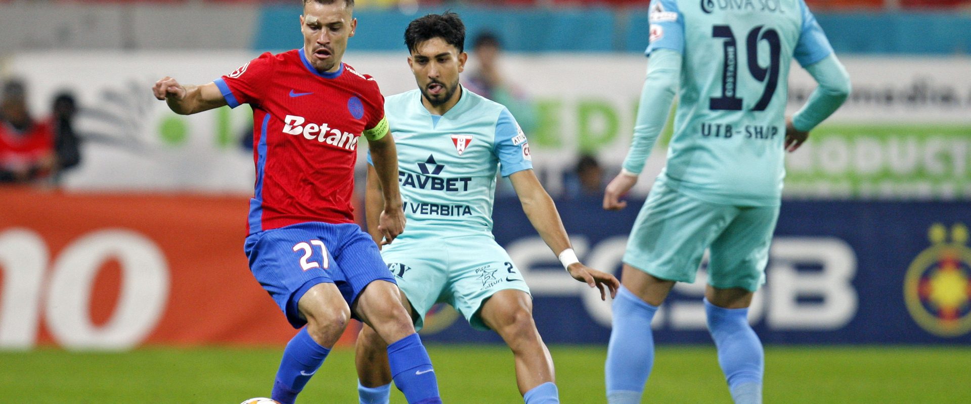 FCSB și UTA Arad se înfruntă vineri seara, pe terenul bucureștenilor, într-un meci așteptat de fanii ambelor echipe