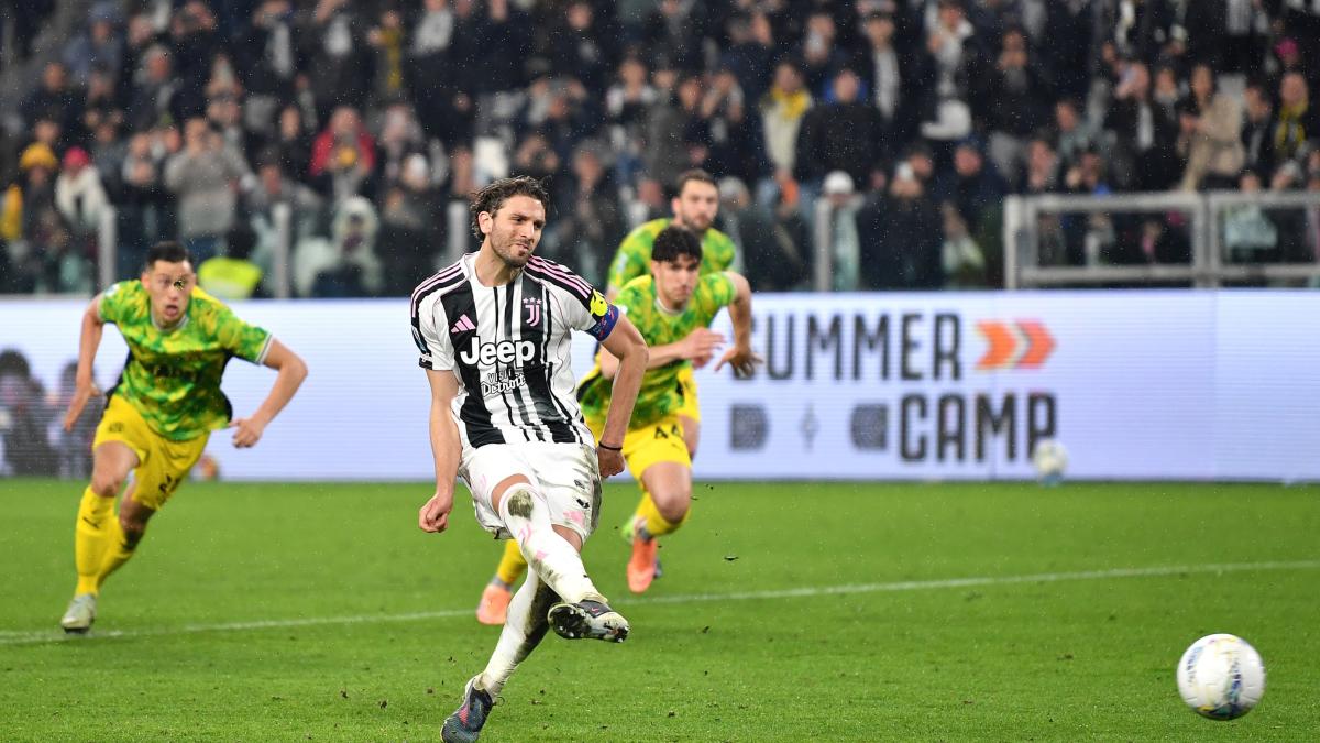 Juventus, egal acasă cu Sassuolo, ratează șansa de a urca în clasament Torino, Italia – Juventus a ratat șansa de a urca pe loc de Champions League, după ce a remizat pe teren propriu cu Sassuolo, scor 1-1