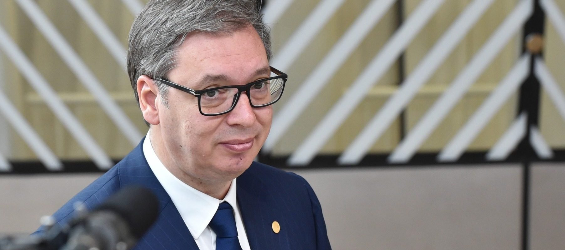 Serbia se laudă cu rezerve de combustibil superior majorității statelor UE Președintele sârb Aleksandar Vucic a declarat că Serbia deține stocuri de combustibil care depășesc rezervele a peste 75% dintre statele membre ale Uniunii Europene