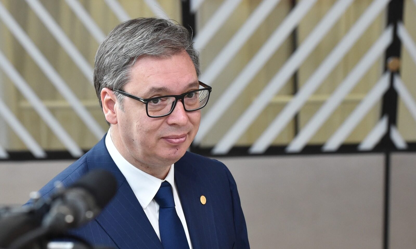 Serbia se laudă cu rezerve de combustibil superior majorității statelor UE Președintele sârb Aleksandar Vucic a declarat că Serbia deține stocuri de combustibil care depășesc rezervele a peste 75% dintre statele membre ale Uniunii Europene