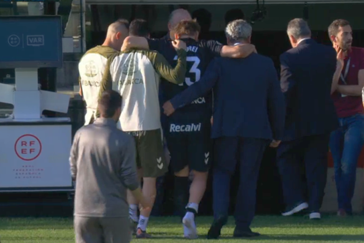 Ionuț Radu, portarul României, cu emoții înainte de barajul cu Turcia: patru goluri încasate și probleme medicale Ionuț Radu, goalkeeper-ul celor de la Celta Vigo și omul de încredere al selecționerului Mircea Lucescu în perspectiva barajului de calificare la Campionatul European cu Turcia, a avut parte de o seară nefastă în La Liga