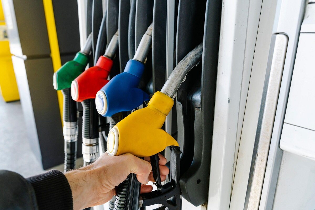 ANAF demarează controale masive pe piața carburanților, pe fondul scumpirilor Agenția Națională de Administrare Fiscală (ANAF) intensifică controalele pe piața carburanților, ca răspuns la creșterile semnificative de prețuri la pompă