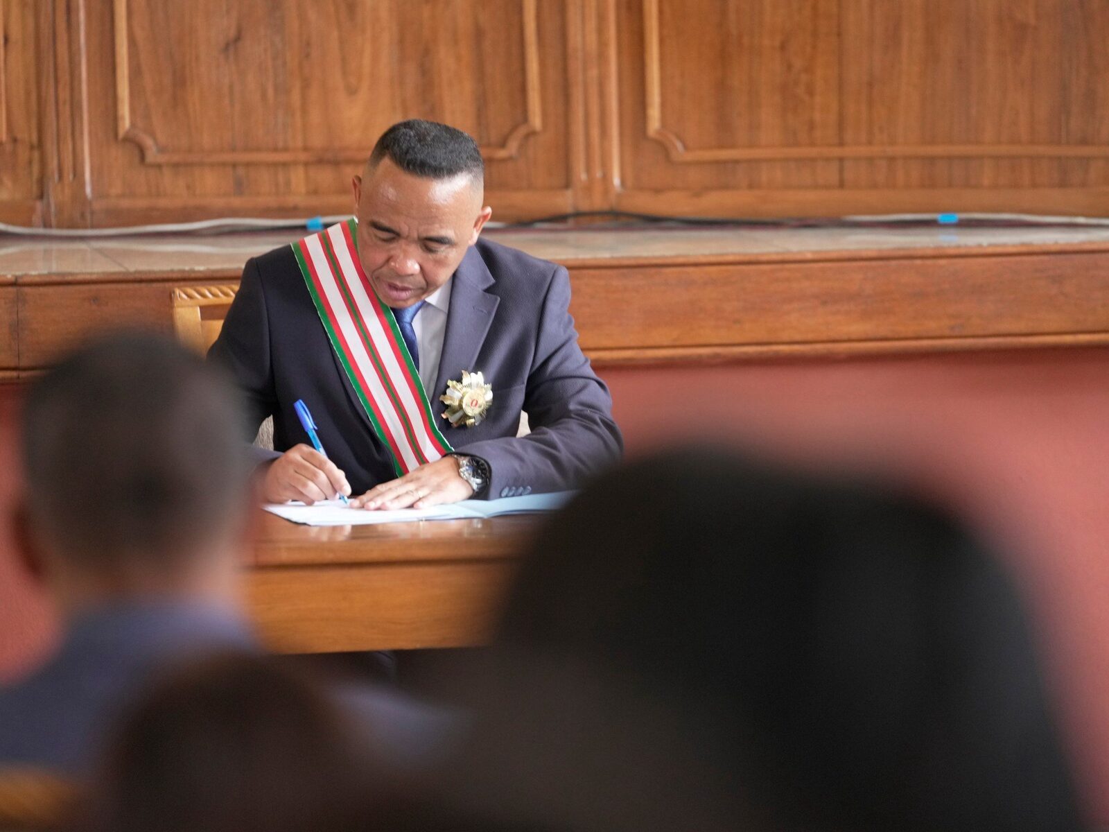 Schimbare la vârful guvernului în Madagascar: Un nou premier numit de președinte Antananarivo, Madagascar – Președintele din Madagascar, Michael Randrianirina, a anunțat numirea lui Mamitiana Rajaonarison în funcția de prim-ministru